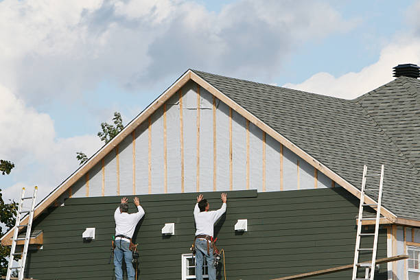 Professional Emergency Siding Repair technician working in Callao, VA